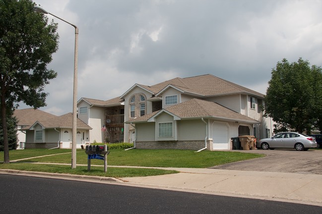 849 Jana Ln in Madison, WI - Foto de edificio - Building Photo