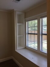 310 East 3rd St. in Springtown, TX - Foto de edificio - Building Photo