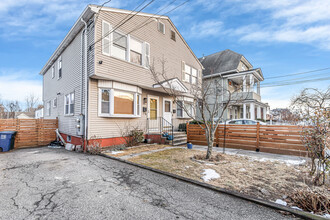 258 Bradley St in Bridgeport, CT - Building Photo - Building Photo