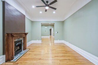 927 W Newport Ave in Chicago, IL - Building Photo - Building Photo