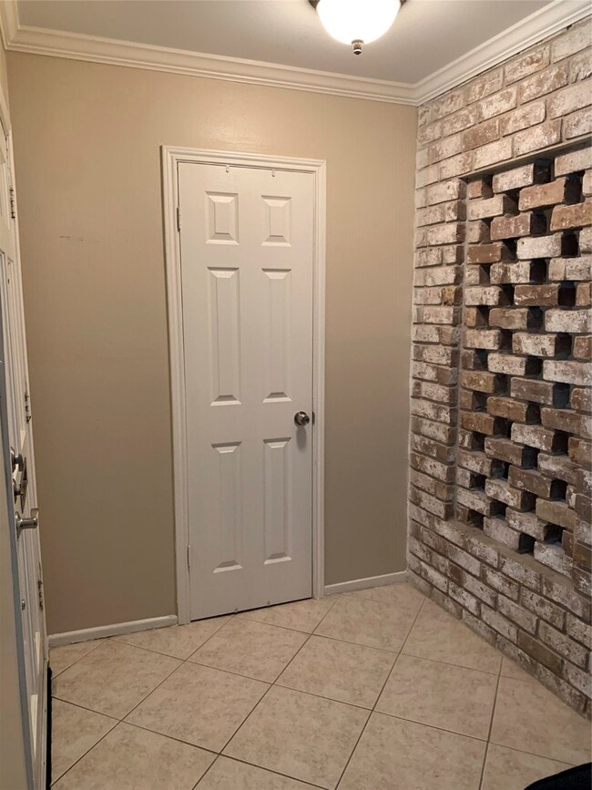 13078 Trail Hollow Dr in Houston, TX - Building Photo - Building Photo
