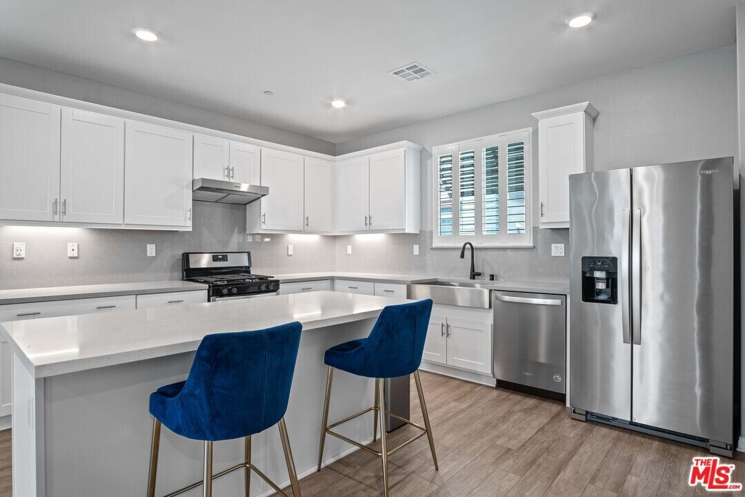 763 Sienna Way in Inglewood, CA - Building Photo