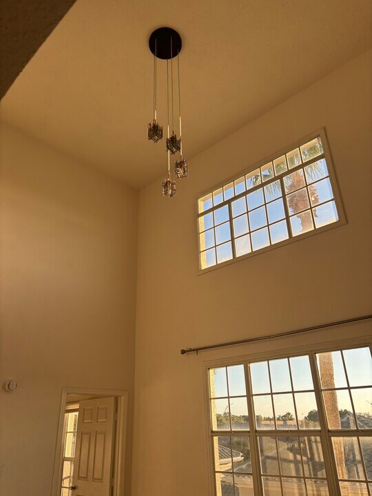 501 Knights Run Ave, Unit 1327 in Tampa, FL - Building Photo