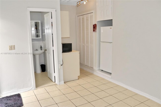 1000 SW 140th Ave in Miami, FL - Building Photo - Building Photo