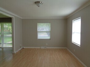 4800 Crestmont Dr in Charlotte, NC - Building Photo - Building Photo