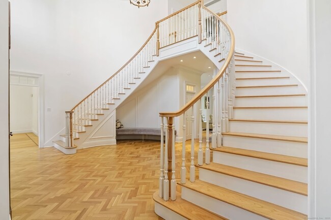 355 Greens Farms Rd in Westport, CT - Building Photo - Building Photo