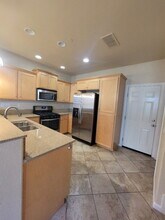 302 Blossom Rock Ln in Folsom, CA - Foto de edificio - Building Photo