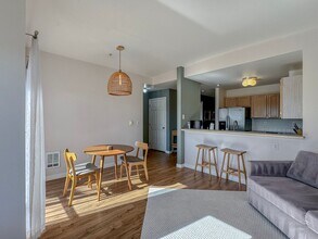 2117 N 107th St in Seattle, WA - Building Photo - Building Photo