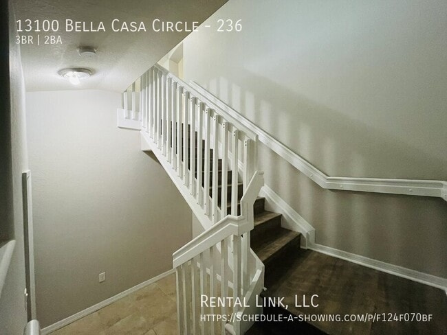 13100 Bella Casa Cir in Ft. Myers, FL - Building Photo - Building Photo