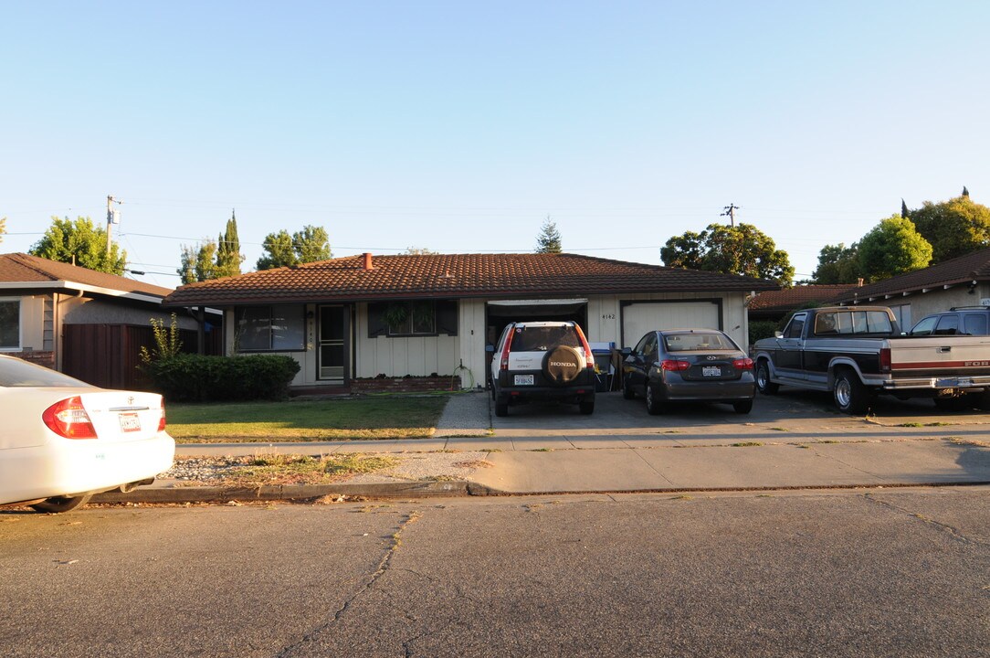 4140 Manzanita Dr in San Jose, CA - Building Photo