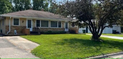 1062 Glenhill Rd in St. Paul, MN - Building Photo - Building Photo