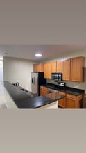 102 Sunset Cir, Unit 103 in Greensboro, NC - Building Photo - Building Photo