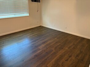 359 Sylvan Dr in Goleta, CA - Foto de edificio - Building Photo