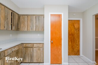 2416 Timbercreek Loop W in Lakeland, FL - Building Photo - Building Photo