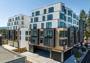 1380 N California Blvd in Walnut Creek, CA - Building Photo - Building Photo