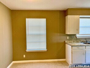 768 Edgebrook Ln in San Antonio, TX - Foto de edificio - Building Photo