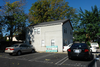 1319 Garden St in San Luis Obispo, CA - Foto de edificio - Building Photo