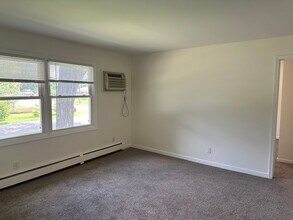 670 4th St in Newport, MN - Building Photo - Building Photo