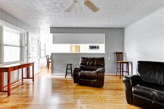 2015 Mapleton Dr in Houston, TX - Building Photo - Building Photo