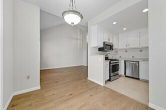 138 Blossom Cir in San Mateo, CA - Building Photo - Building Photo