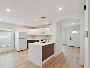 10618 Clarcona Ocoee Rd in Apopka, FL - Building Photo - Building Photo