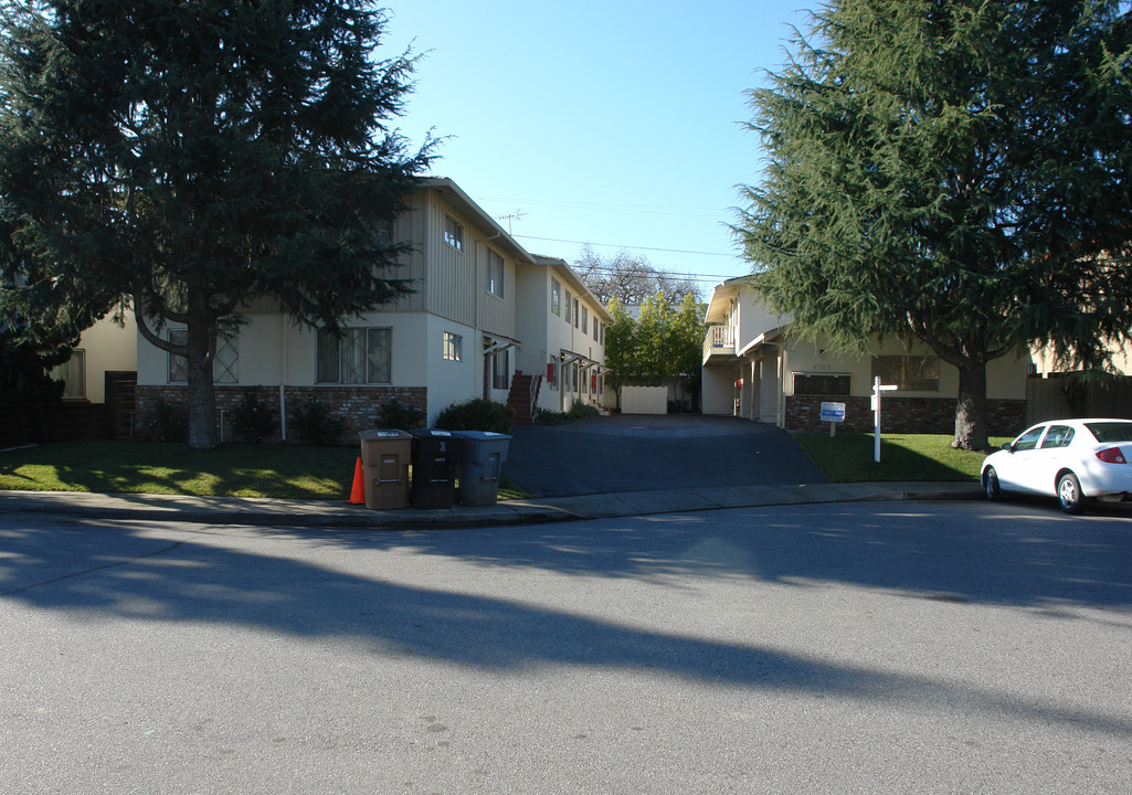 Collins Casa Apartments in Mountain View, CA - Building Photo