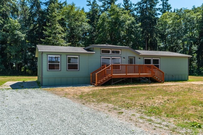 811 Patmore Rd in Coupeville, WA - Building Photo - Building Photo