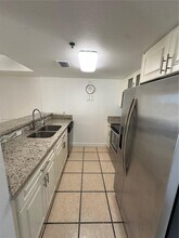 814 NW 36th Ave, Unit 406 in Miami, FL - Foto de edificio - Building Photo