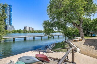 500 E Riverside Dr, Unit 256 in Austin, TX - Foto de edificio - Building Photo