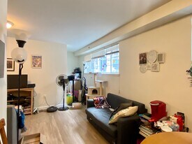 15 Griggs Pl, Unit 15 Griggs St in Boston, MA - Building Photo