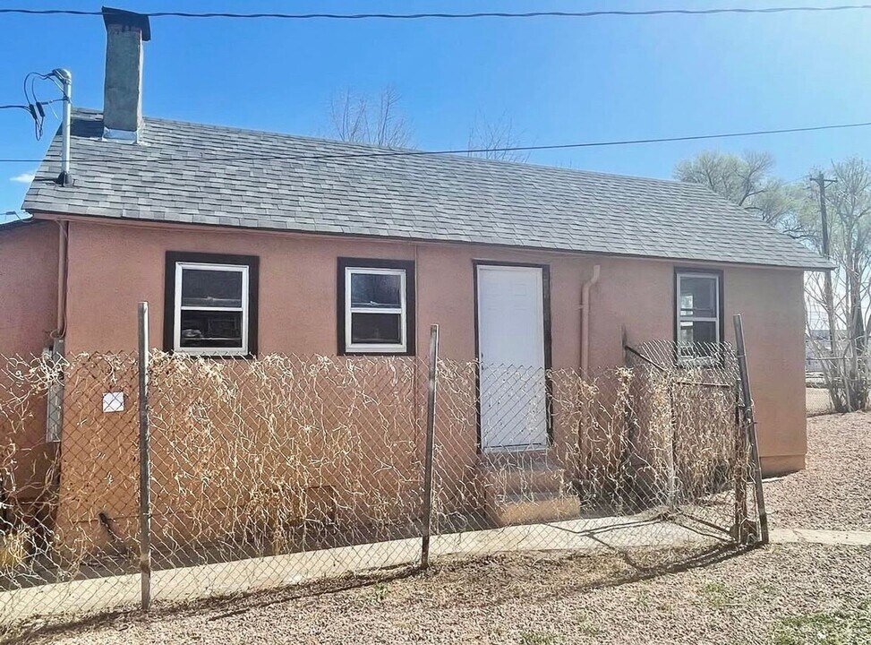 207 Spring St in Pueblo, CO - Building Photo