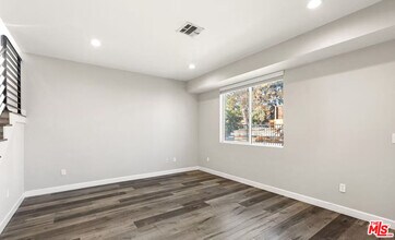 14528 Killion St in Los Angeles, CA - Building Photo - Building Photo