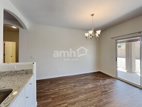 15355 W Port Au Prince Ln in Surprise, AZ - Foto de edificio - Building Photo