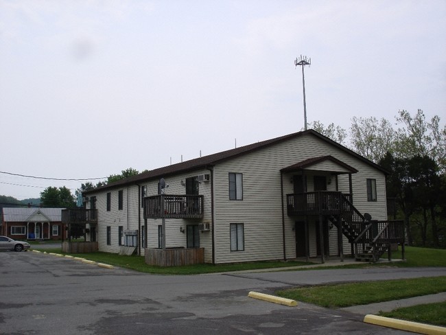 Mountain View Apartments in New Castle, VA - Building Photo - Building Photo