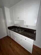 4524 S Slauson Ave, Unit 4 in Culver City, CA - Building Photo - Building Photo