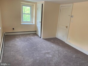 360 W Paletown Rd in Quakertown, PA - Foto de edificio - Building Photo
