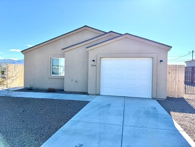 3154 Neal Ave in Kingman, AZ - Building Photo - Building Photo