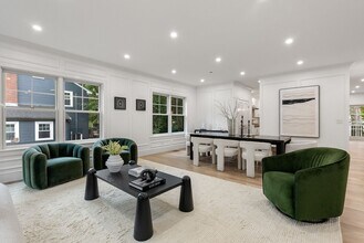 311 Dedham Ave in Needham, MA - Foto de edificio - Building Photo
