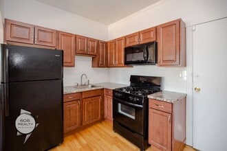 2206 S 57th Ave in Cicero, IL - Building Photo - Building Photo
