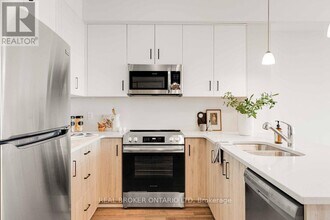 865 Kleinburg Dr in London, ON - Building Photo - Building Photo