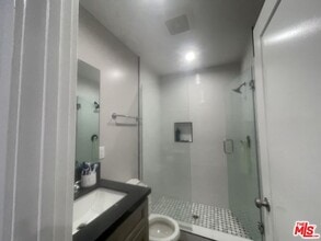 6204 Mayfield Ave in Glendale, CA - Building Photo - Building Photo