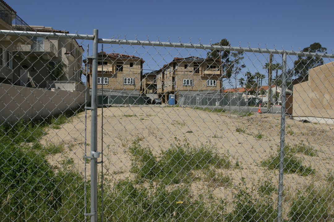 2311 Arlington Ave in Los Angeles, CA - Building Photo