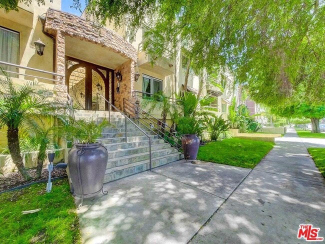 4128 Whitsett Ave in Los Angeles, CA - Building Photo - Building Photo