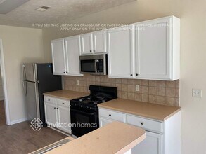 7107 Boulder Pass in Union City, GA - Foto de edificio - Building Photo