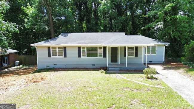 property at 204 Mathews Cir SE