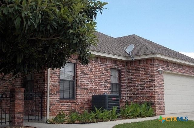 677 Sagewood Pkwy in Seguin, TX - Foto de edificio - Building Photo