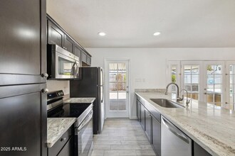 4613 S Rita Ln in Tempe, AZ - Foto de edificio - Building Photo