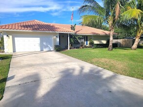 1927 Sharon St in Boca Raton, FL - Building Photo - Building Photo