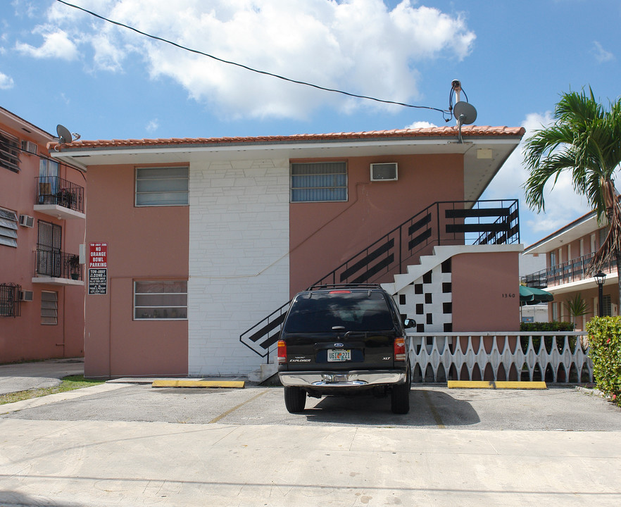 1360 NW 5th St in Miami, FL - Building Photo