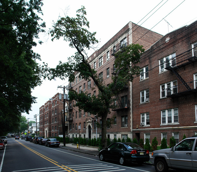 Evelyn Arms in Newark, NJ - Building Photo - Building Photo